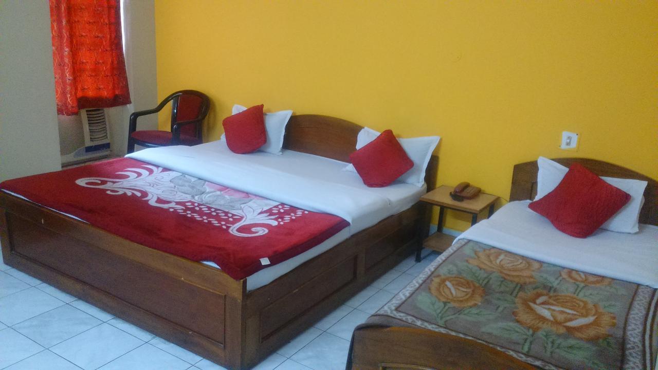 Breeze Hotel Силигури Екстериор снимка